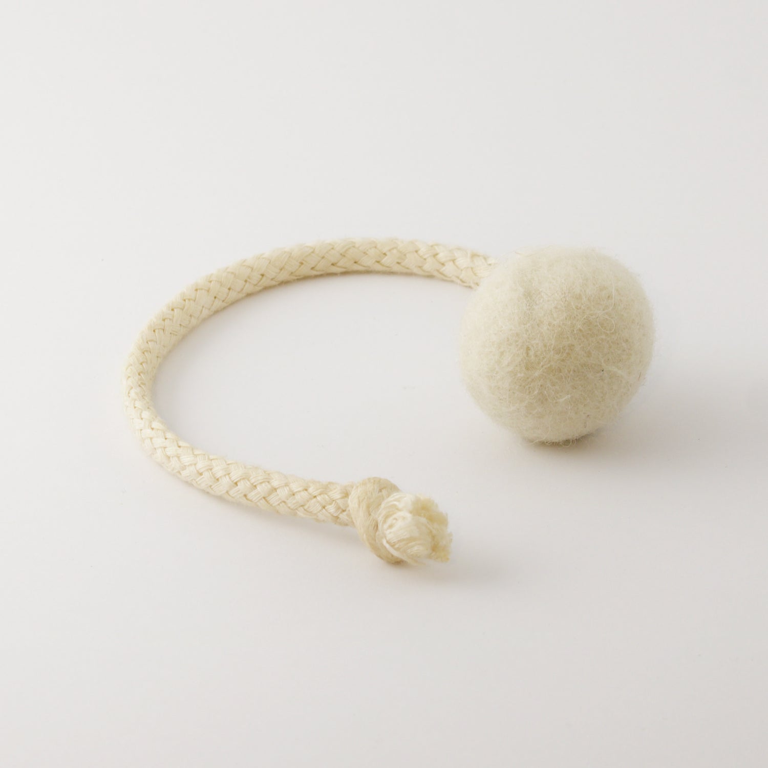 natural cat toy ball with hemp tail